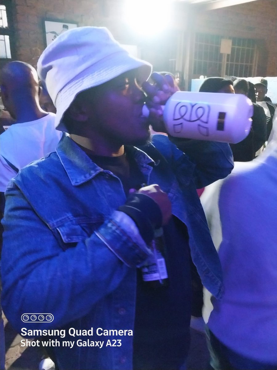 SykhoMurda's tweet photo. Tjeses!! 🤣 #Billiato @casspernyovest https://t.co/FEXph7PIyc
