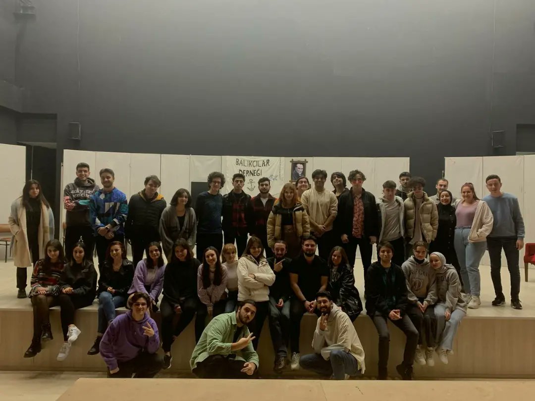 yutik77's tweet photo. 28 Aralık Çarşamba günü gerçekleştirdiğimiz atölyemizden kareler...

YÜTİK

Tutkuyla Tiyatro Yapıyoruz.

#yutik #tiyatro #yalovaüniversitesi https://t.co/8PnfoM8pk5