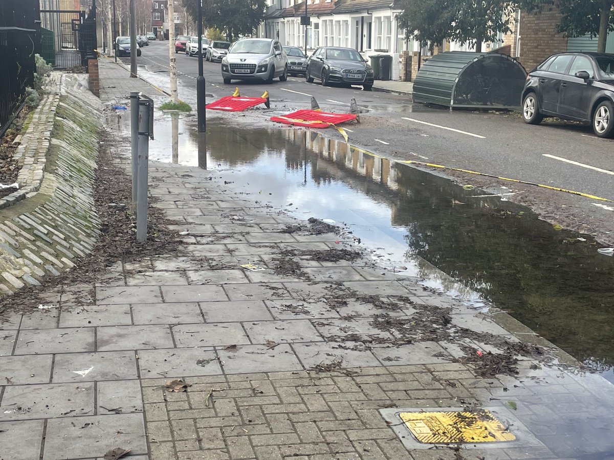 Still spying out water 10days so far still not fixed ⁦<a href="/lambeth_council/">Lambeth Council</a>⁩ ⁦<a href="/thameswater/">Thames Water 💧</a>⁩ Mandrell Road SW2 #wastewater #watershortage get it fixed!