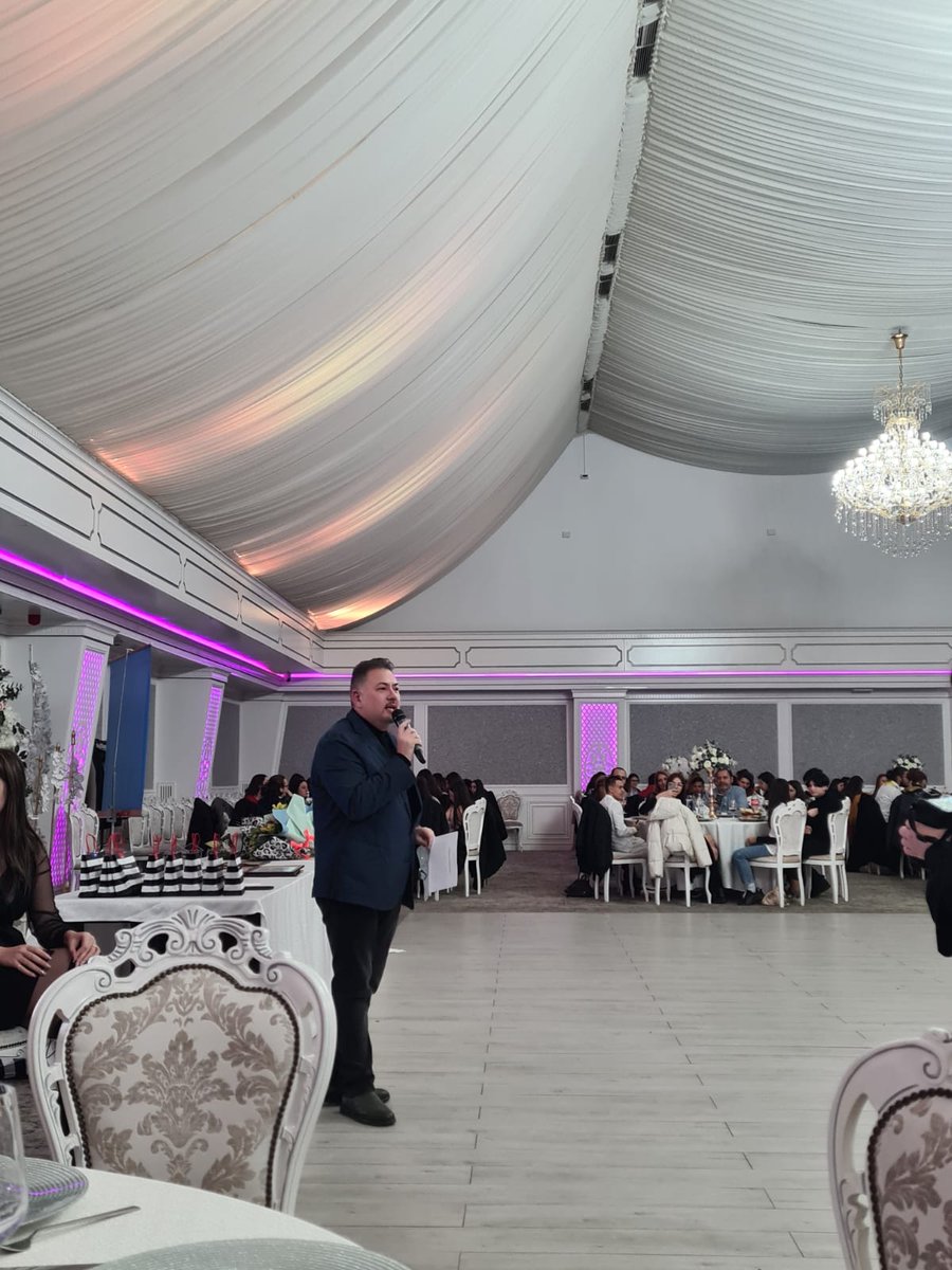 Gala Voluntarului Băcăuan, ediția a XIV a🤝🎉 ❤️
Organizator: Fundatia de Sprijin Comunitar (FSC) în parteneriat cu Consiliul Județean Bacău !
