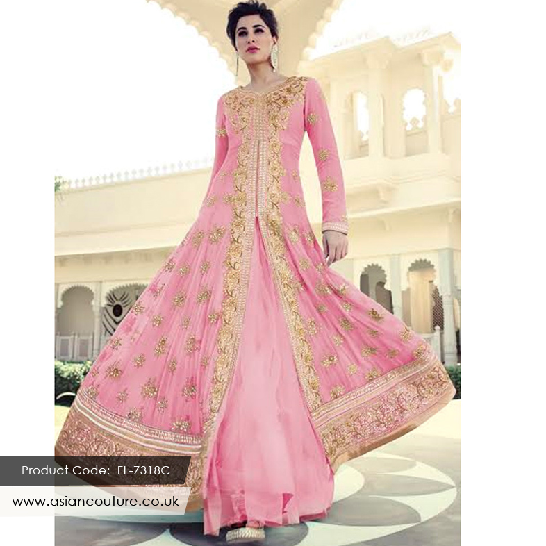Asian_CoutureUK's tweet photo. Look the best version of you in this stylish embroidered outfit. Stunning intricate details compliment this timeless look ❤
Shop online now @ https://t.co/jhV9jI5iJ9
#NargisFakhri #bollywoodstyle #bollywoodfashion #designerdress #pantsuit #desifashion #asiancouture https://t.co/Ruhoyqss2l