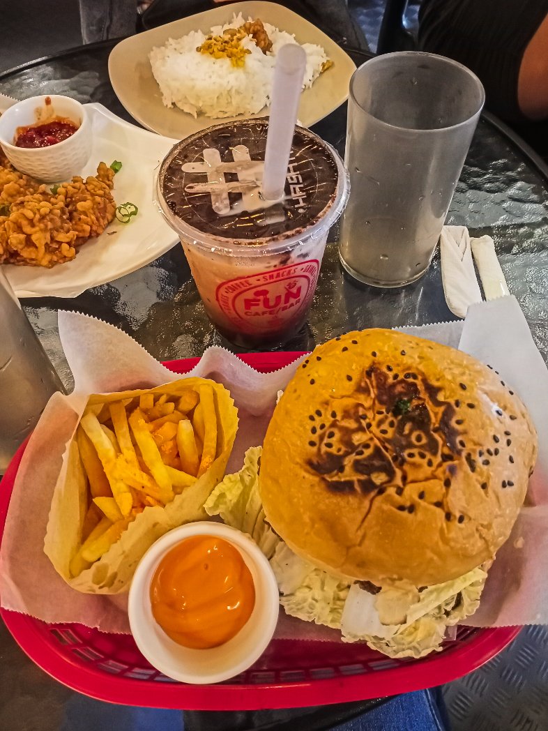 its_francesmae's tweet photo. Manifesting , more food trips in 2023 💕🤣 

#likeforlike #likeforfollow #foodislife 
#happynewyear🎉 https://t.co/dkniabMaAM