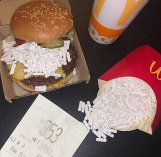 Ghosty765's tweet photo. mcdonalds if they actually cooked food https://t.co/P9N2J3LJCE