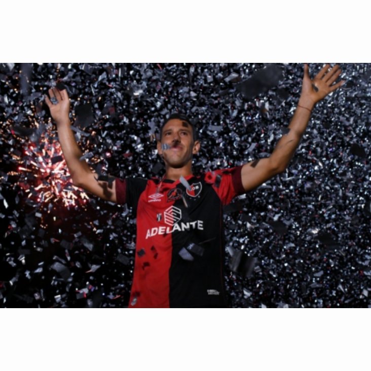 PZN_CANOB's tweet photo. Y vos déjaste todo para volver solo porque el corazón te lo dijo.
Feliz cumpleaños Maxi 'La Fiera" Rodríguez, el gran capitán, el mejor jugador entre todos los hinchas del mejor club del mundo, nuestro querido Newell's Old Boys. Un club de la conch4 de la lora 🔴⚫ https://t.co/31qCrO8F7A