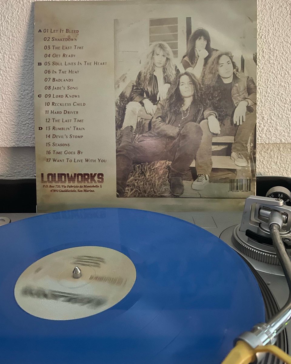 greetzMike's tweet photo. De muzikale dagstart van vandaag is Badlands- Demos & Unreleased 1988-1989 (blue vinyl) (2021).
Loudworks LW0110. Printed in Europe.
#Badlandsband #hardrock #bluesrock #jakeelee #raygillen #ericsinger #gregchaisson #vinyl #vinylrecords #vinylcollection https://t.co/WfbLDjEgQ1