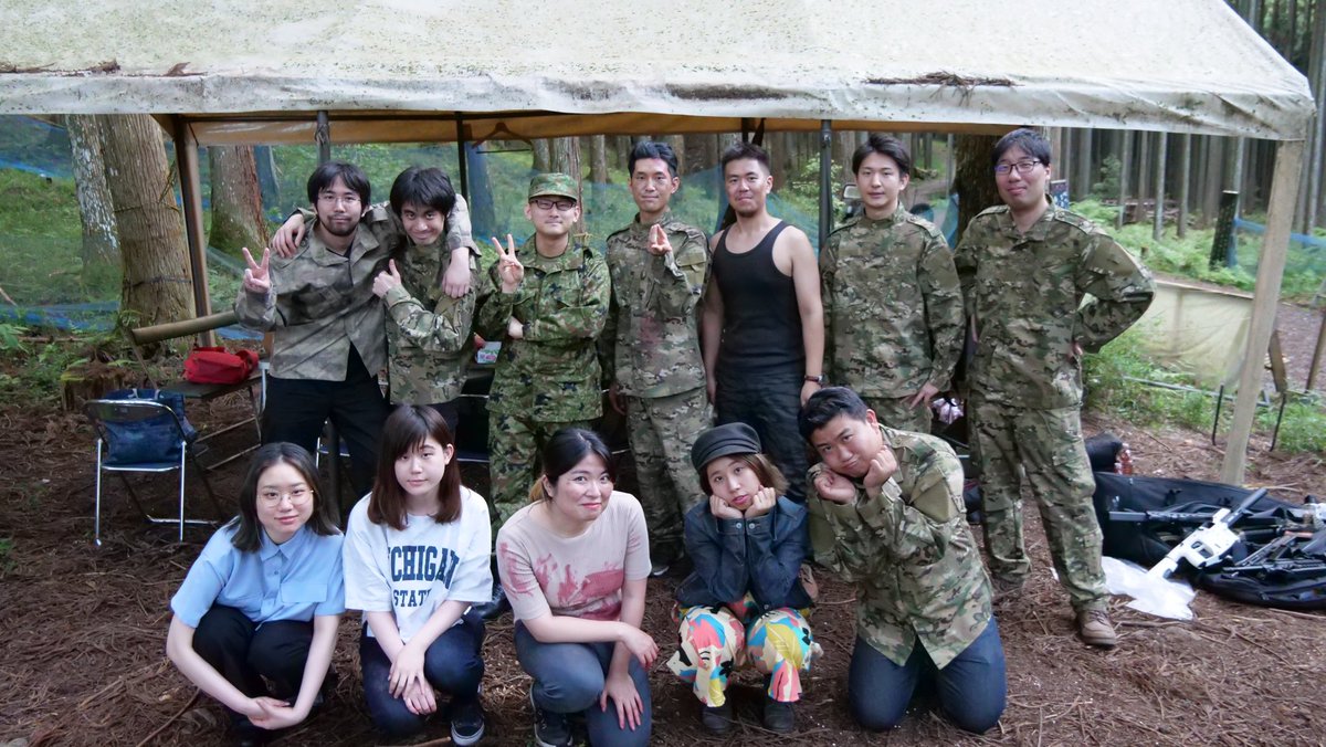 あけましておめでとうございます。
本年度もよろしくお願いいたします。
写真は『脱走兵』撮影メンバーで。
#自主製作映画