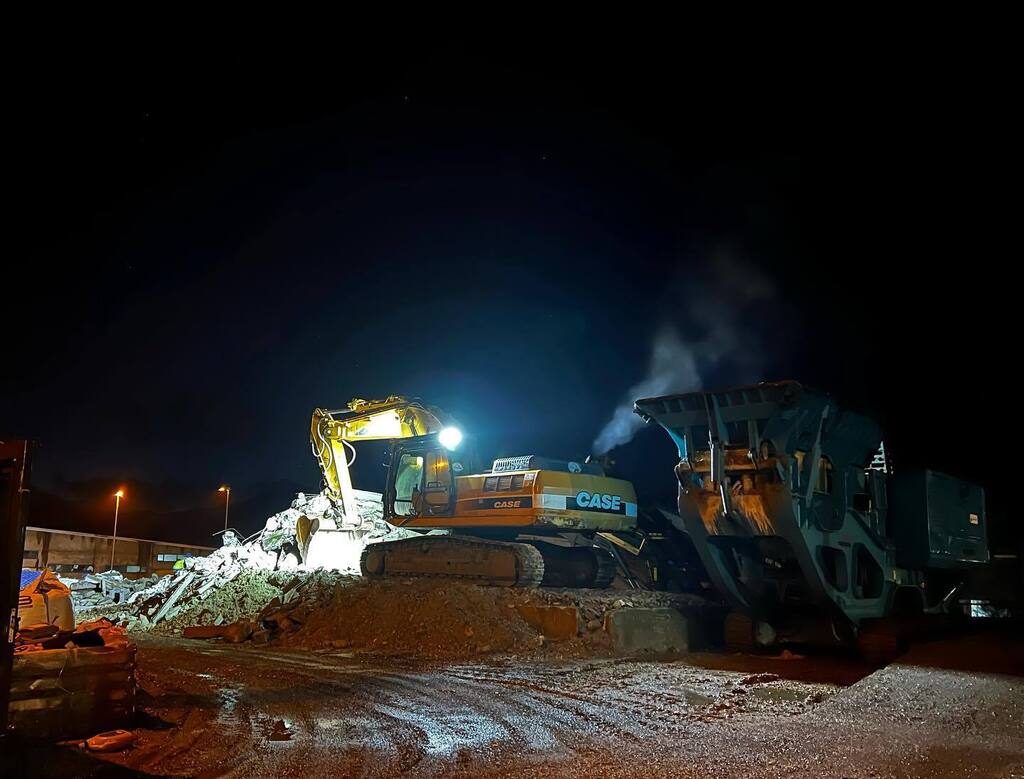 CBoqueixon's tweet photo. Arrancamos el 2️⃣0️⃣2️⃣3️⃣ 👷🏽‍♂️♻️🦾 #grupoboqueixon #plantadereciclaje #construccionesboqueixon #rcds #aridoreciclado #economiacircuular https://t.co/VPsdhRWA6B https://t.co/quW5ol7ApR