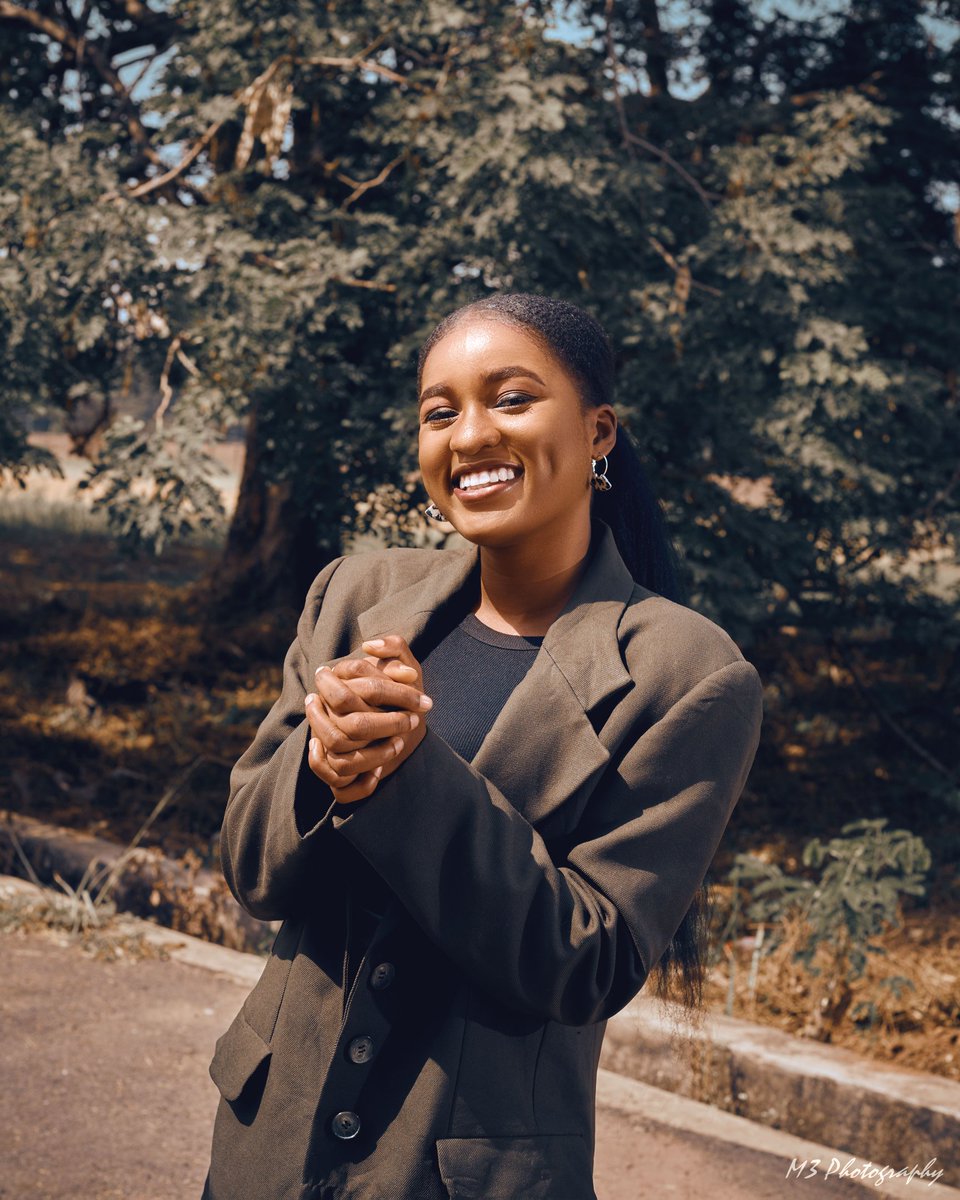 Fiyin in my frame 📸📸
Having Fiyin every year in my frame is such a thing i always look forward to...

She's embodied with a aura of blessing, beauty and brain ✨✨✨