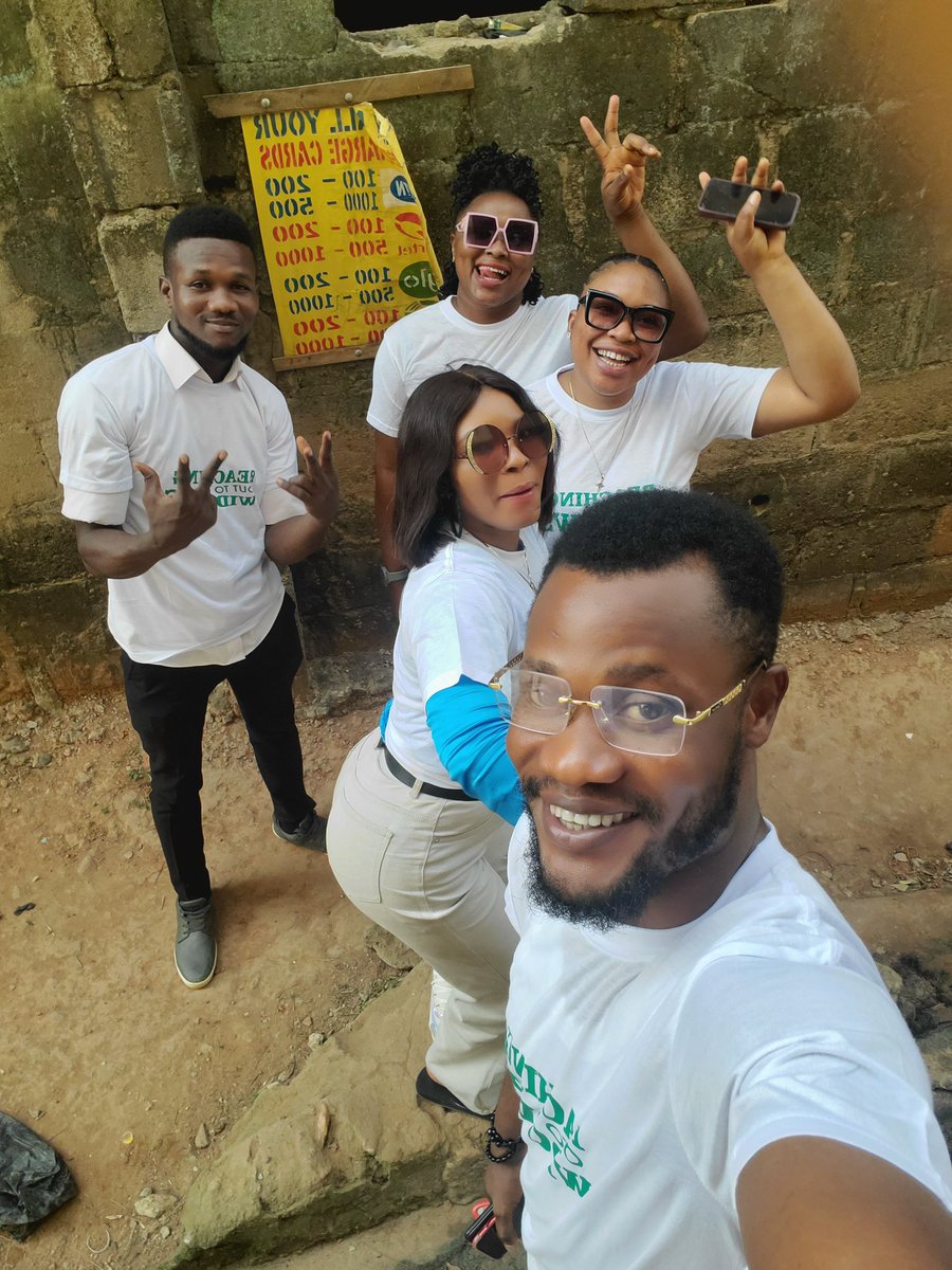 ComradeModulus's tweet photo. December last month for my birthday 
With the help of my team I was able to reach out to 12 widows with 10k each… I am so pleased I was able to do this. https://t.co/TnYIH7xpOS