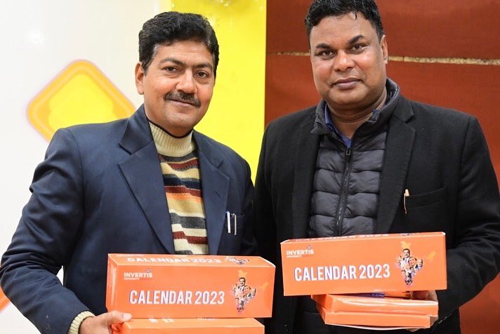 InvertisUni's tweet photo. Every year brings new manifestations and resolutions in our lives. In order to keep them on track,Invertis got it’s brand-new diaries and calendars of year 2023 distributed to the family members. 
#Invertian #Invertisfamily #Giftdistribution #2023 #Invertisuniversity #Invertis https://t.co/vVDYQf3dPI