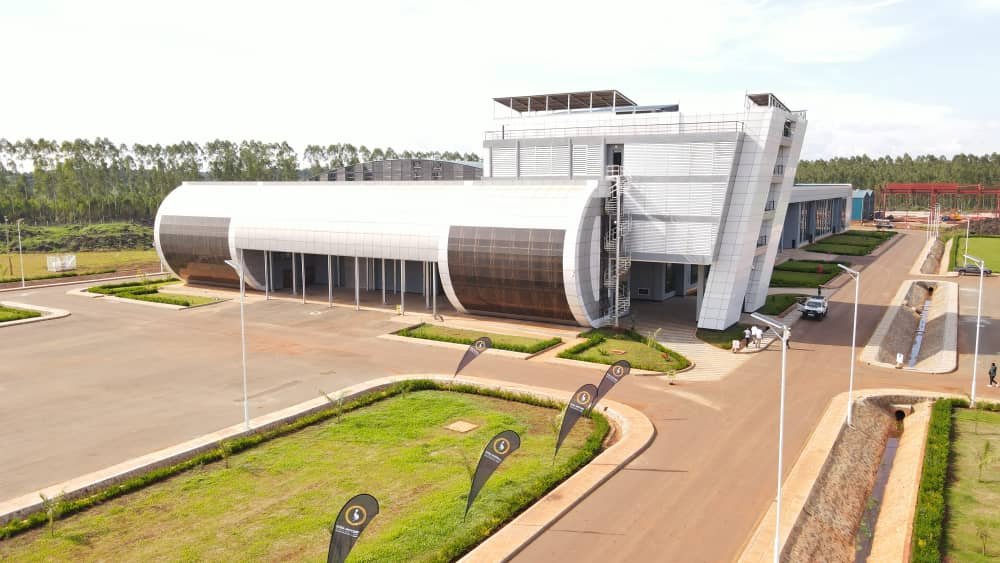 LisahKemigisha's tweet image. Happy new year from @KiiraMotors 
The progress of the project stands at 99% for the 1st Phase and 35% for the 2nd phase completion respectively and slated for commissioning in June 2023.