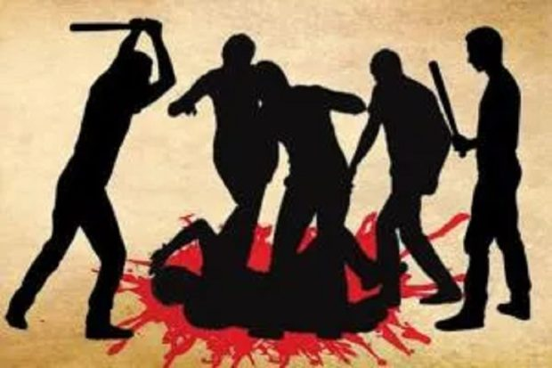 HateDetectors's tweet photo. A 32-year-old man was beaten to death by a mob for allegedly attempting to steal goats in #Jharkhand's #Giridih district.
The incident took place at #SadiGawanro, a tribal-dominated village, in the #Muffasil PS area of the district, around 200Km from the state's capital #Ranchi. https://t.co/fMEIIbDsio