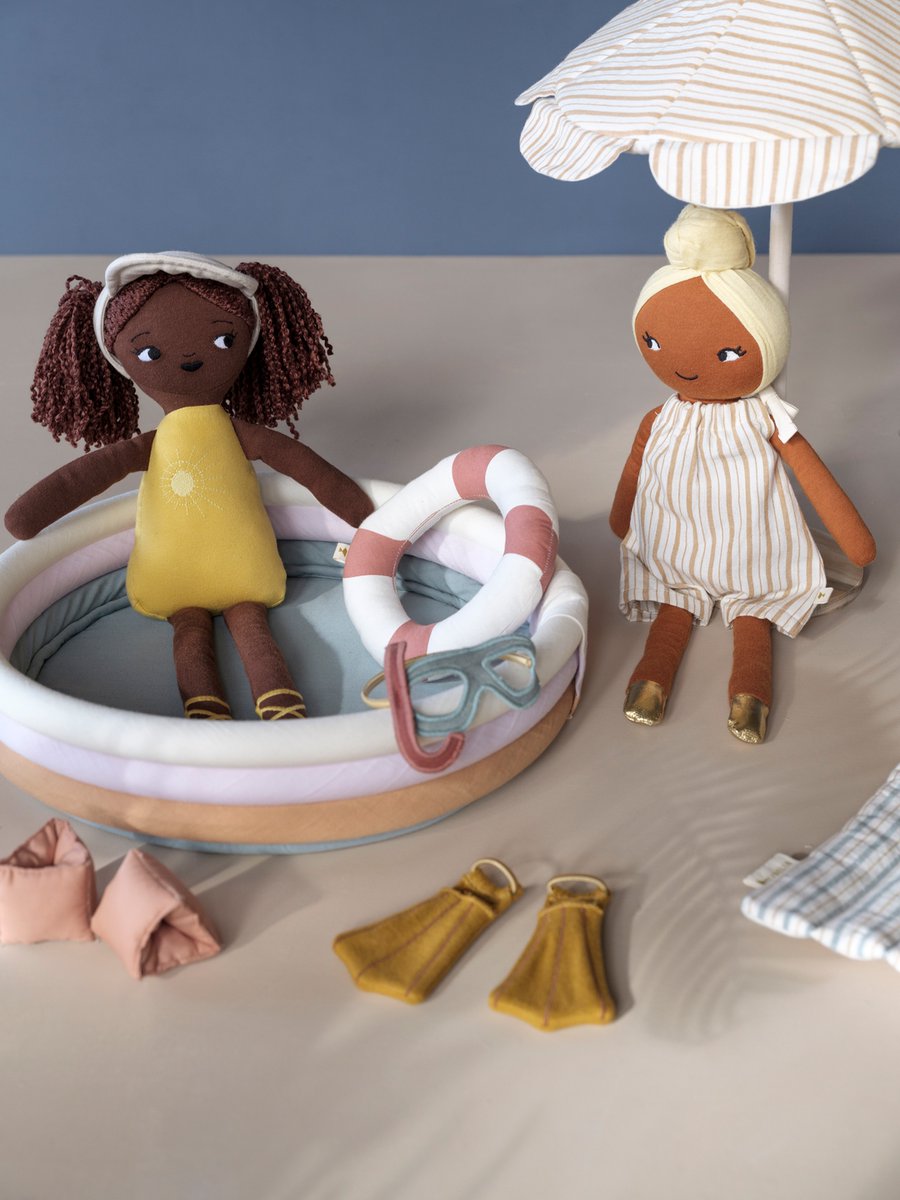 Axis_Toys's tweet photo. Raise your hand if you are loving the summer holidays ☀️🏊   https://t.co/eWPmlEBTCA https://t.co/dMFPnWvTnQ