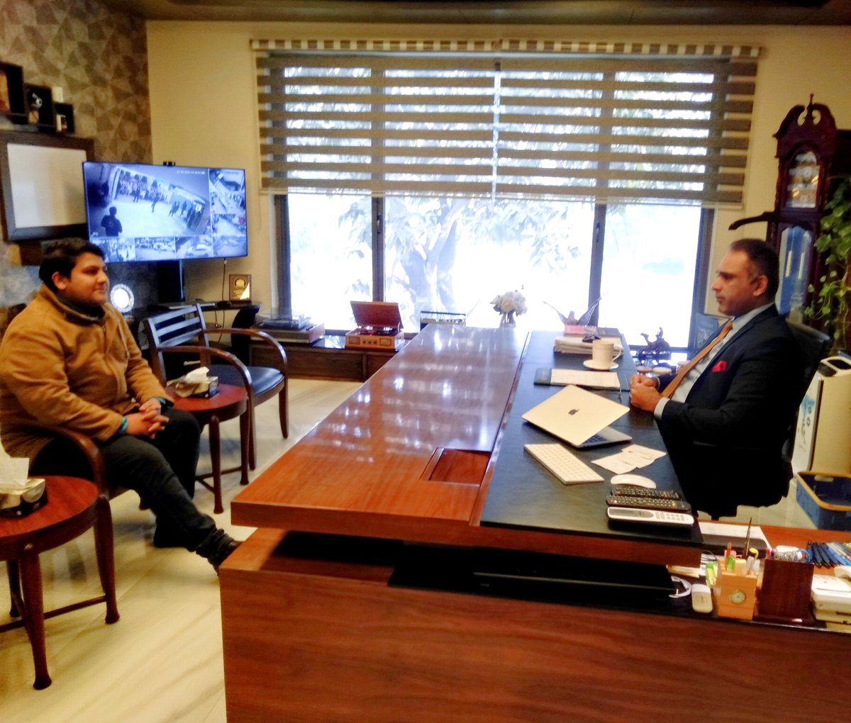 HamzaWaqarKhan's tweet photo. Met Director General Punjab Food Authority Muddassir Riaz Malik to discuss various issues faced by DAE Food Technologists. Mainly, opportunities were discussed for internships and job placement of DAE food technologists in the Punjab Food Authority, which were not given before. https://t.co/o9FCnOS9Tp