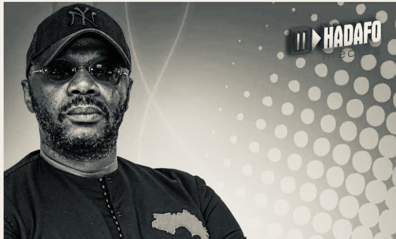 guineestory's tweet image. Ahmed Kourouma, chroniqueur de l’émission « Les Grandes Gueules » de la radio @espaceTV_gn est décédé ce lundi 2 janvier 2023 des suites maladie dans une clinique à #Conakry.

Paix à son âme ! 

#RIP #EspaceGG #Guinéestory #Guinée