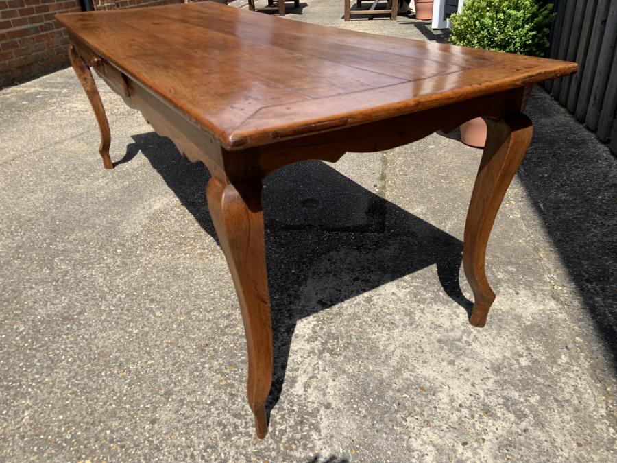 AntiqueTables1's tweet photo. Louis XV Cherry Dining Table With Bread Slide
https://t.co/Ba8iqHU1pp
#cherrydiningtable #antiquediningtable #diningtable #antique #furniture https://t.co/yYWqpzOlML