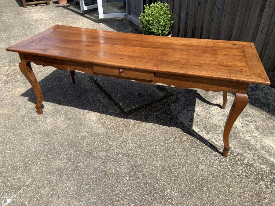 AntiqueTables1's tweet photo. Louis XV Cherry Dining Table With Bread Slide
https://t.co/Ba8iqHU1pp
#cherrydiningtable #antiquediningtable #diningtable #antique #furniture https://t.co/yYWqpzOlML