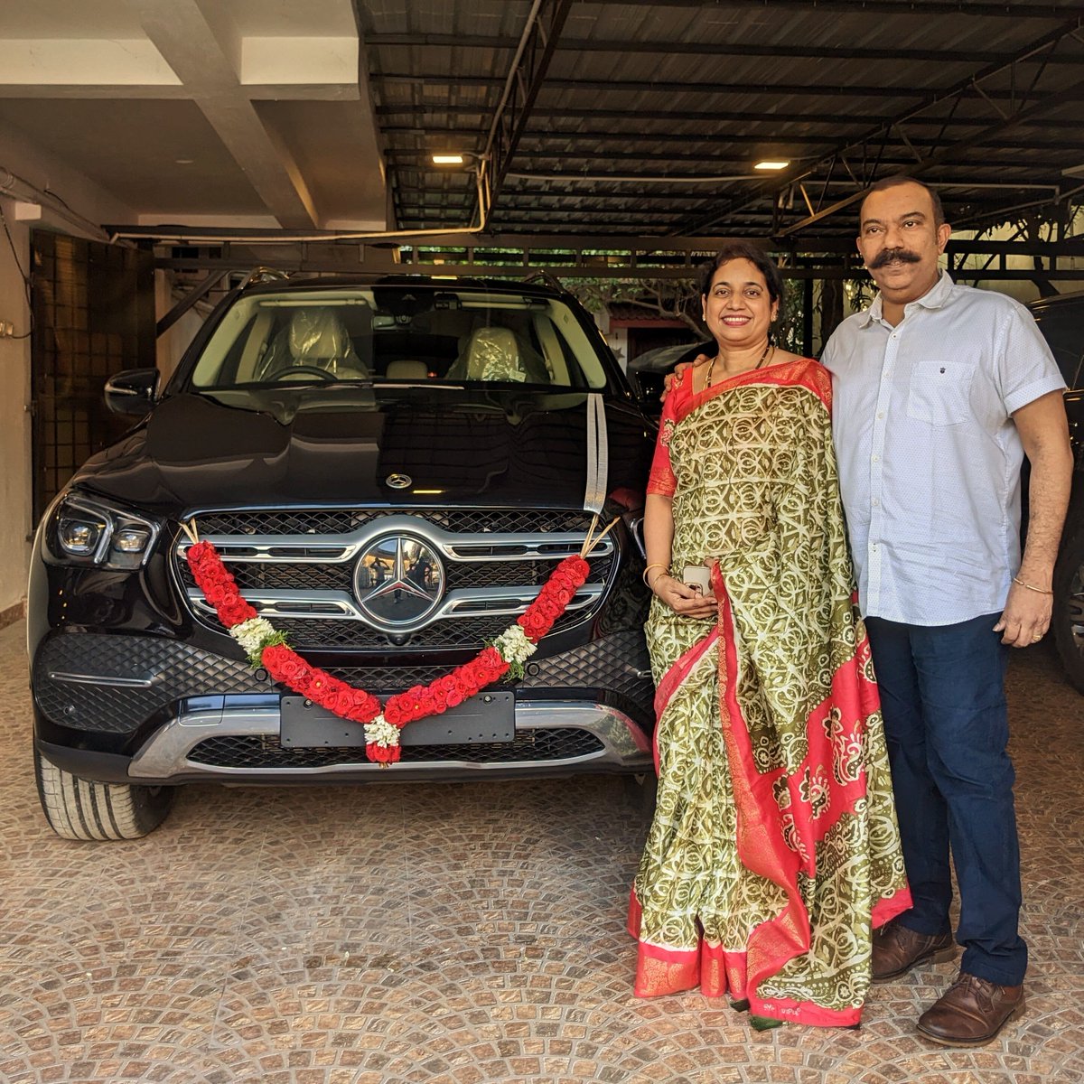 _TitaniumMotors's tweet photo. Congratulations to our Star Customer on the purchase of GLE 400d.
Welcome to Titanium Motors and Mercedes-Benz family.
We wish you a Happy & Safe Motoring ahead.
#NewCarDelivery #HappyMotoring #TitaniumMotors #VSTGroup #HappyCustomer #StarCustomer #Purchase #GLE400d #Cars https://t.co/3xJHl2qtW3