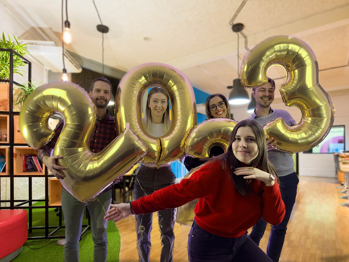 💥 COUCOU 2023 ! 

Toute #lateamPOPSchool vous souhaite une belle année 2023 ! 

Belle année à nos apprenants·es, qui ont eu le courage de démarrer un nouveau projet professionnel dans un domaine à fort potentiel ! Que cette nouvelle année soit remplie de réussite. ✨