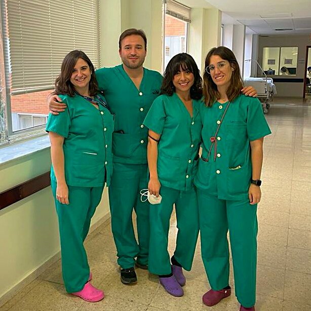 ManuelAlonsoUro's tweet photo. Hoy se incorpora a nuestro equipo, como nueva rotante la Dra. Rebeca García Mondaray @RebGM del Hospital San Pedro (Logroño)

Así da gusto empezar el año.

@Urologia12 https://t.co/sFiyhhUtwr