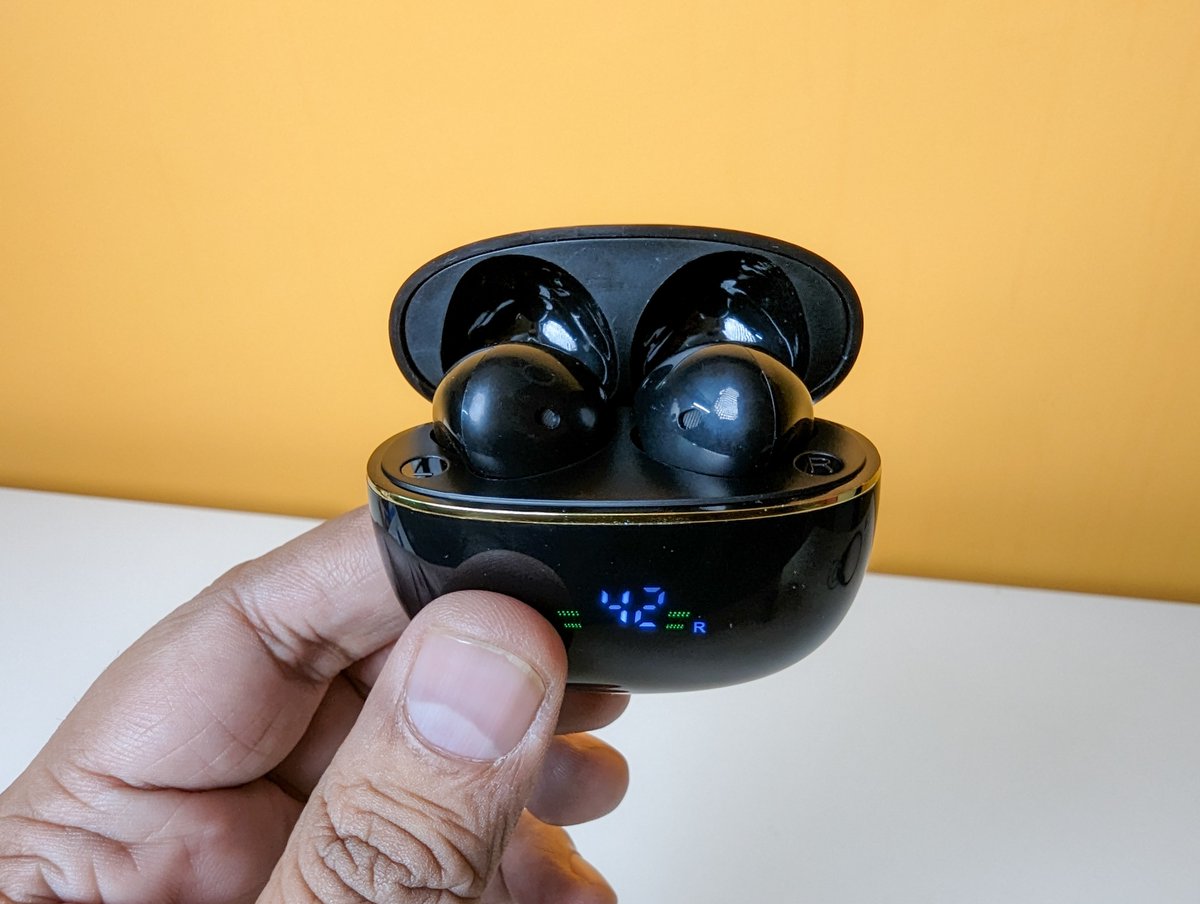 techbharatco's tweet image. First look of ENC Earbuds and Neckband by ptron 
@pTronIndia
#ptron #tws #neckband #enc #audio #music #bluetooth #wireless #earphones