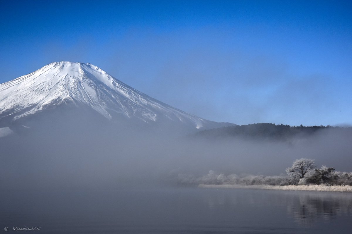 misoshiru1231's tweet photo. 謹賀新年
あけましておめでとうございます。
元旦に富士山を撮ってきました。 https://t.co/sFc86f9SxI