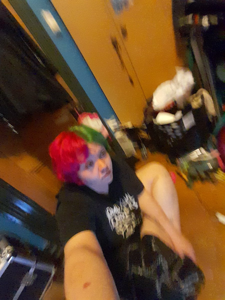 hellonearth2001's tweet image. Face reveal for my safe for workies