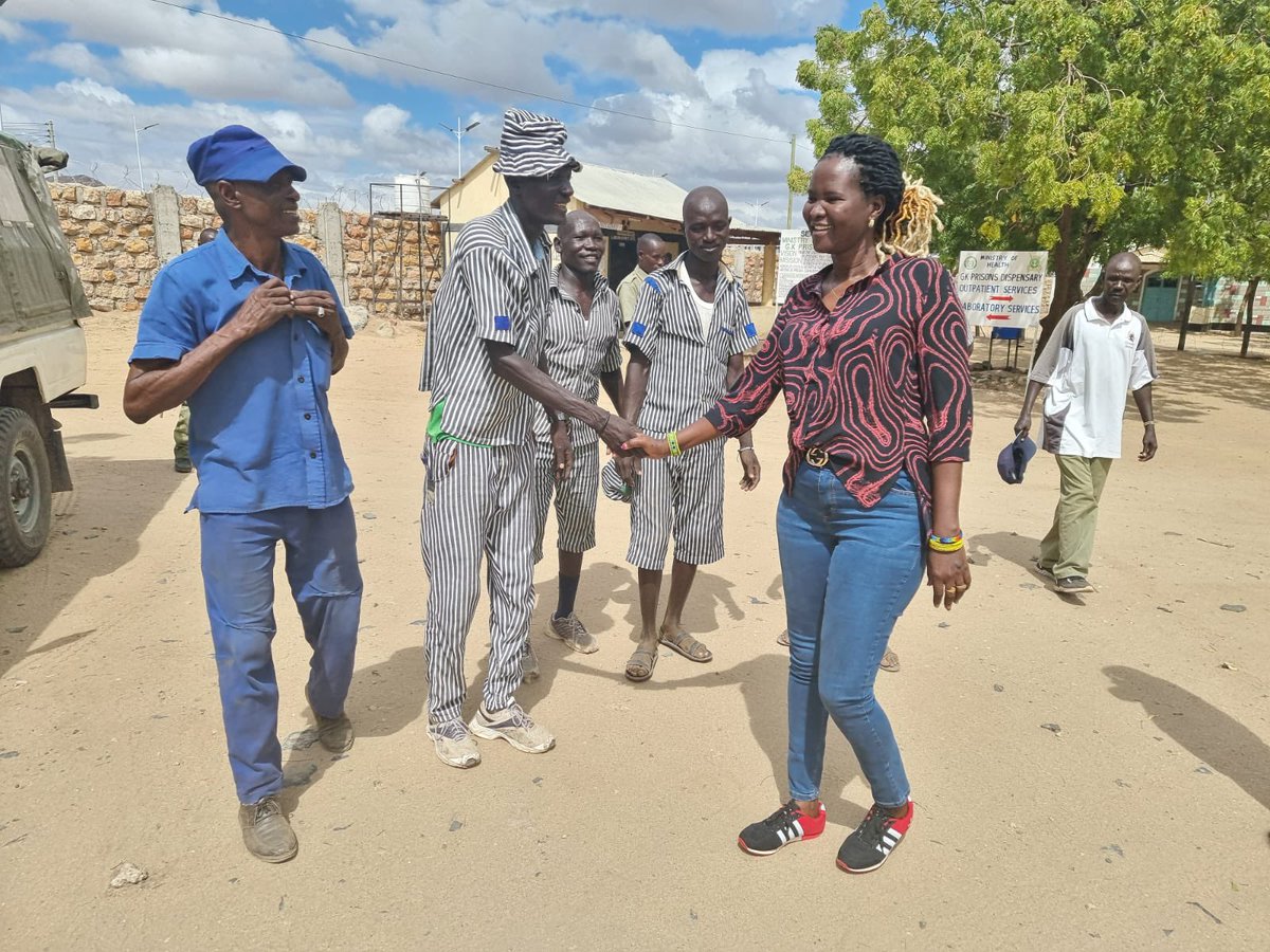 Ceciliaishuu's tweet photo. Promise kept!
Today i delivered  a bull to the inmates of Lodwar Prison for their new year celebration 🍾 
My office will work with the rehabilitation facility to ensure that our brethren in those areas get motivated and reformed to contribute to the building of our nation. https://t.co/O095K6Srqt