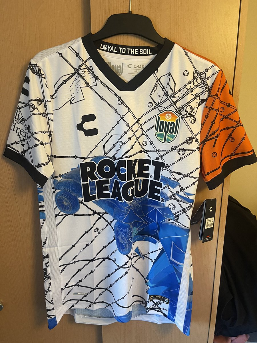 pww8afcb's tweet image. The wife played a blinder this Xmas, this is awesome, I wish the pics did it justice!  @SanDiegoLoyal @CharlyFutbol  #kitcommunity @kitsanonymous