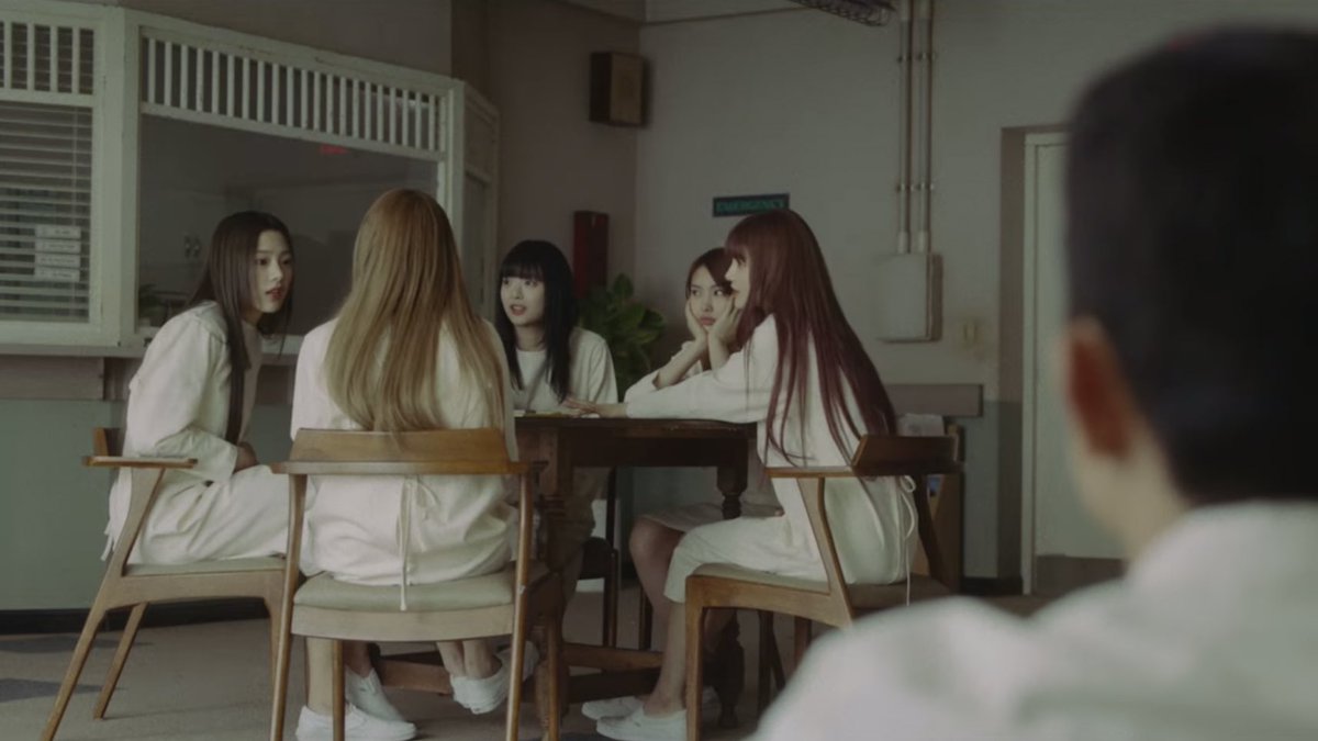 i need lore analysis NOW