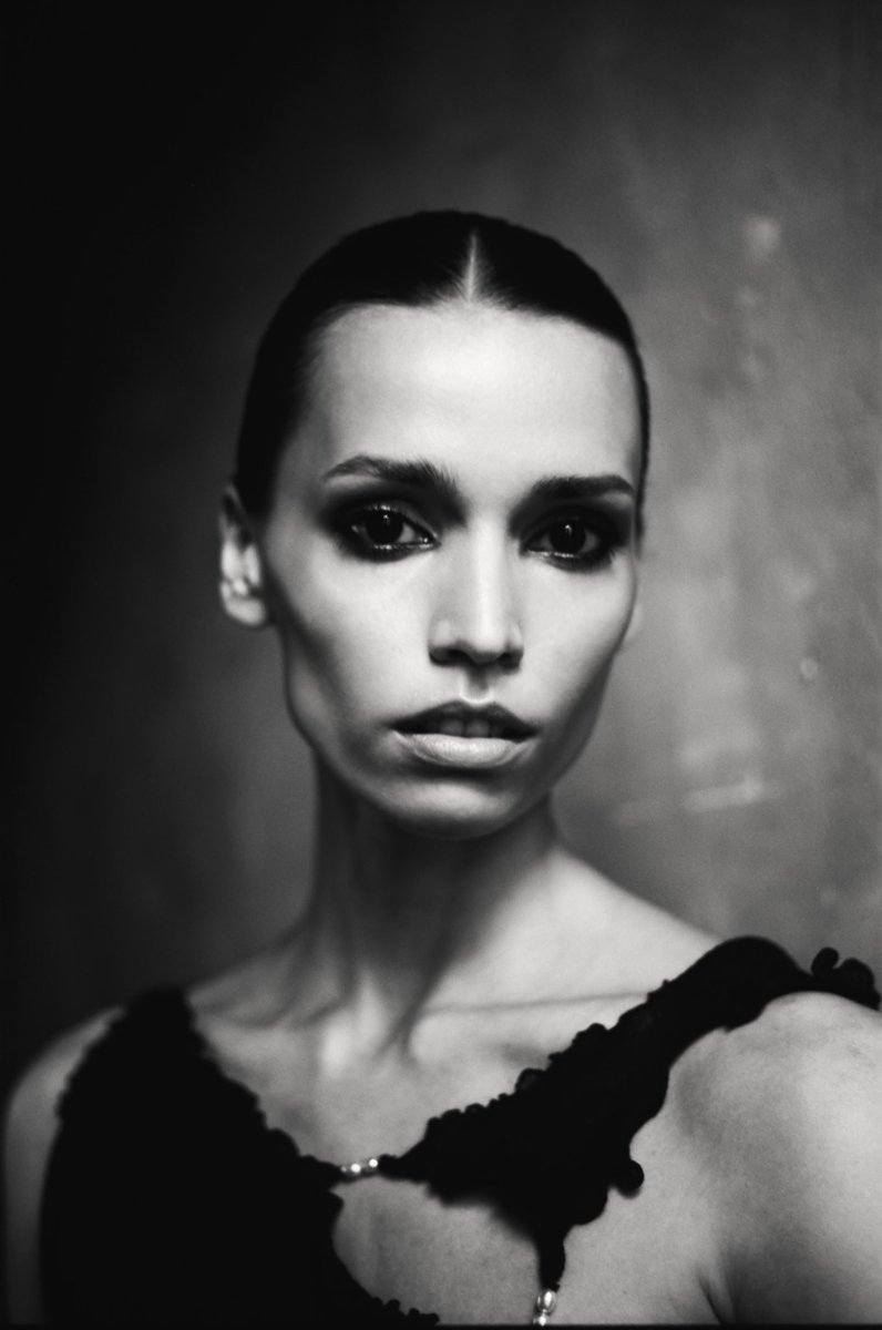 New special collection : Parijaat 🗝 on <a href="/foundation/">Foundation 🌐</a>

One best picture from each photo shoot.

#8 «Nothing to say.»

foundation.app/collection/xxx…