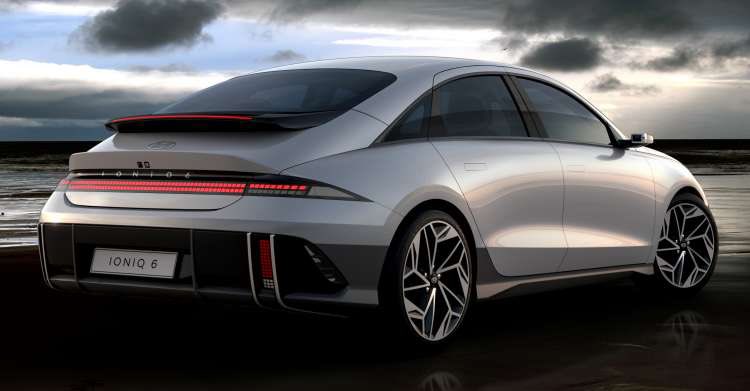 fakaazman's tweet photo. Wow sngt cantik Hyundai Ioniq 6..ala2 porsche dah blkg dia 😅 https://t.co/p0lNiXuHLQ