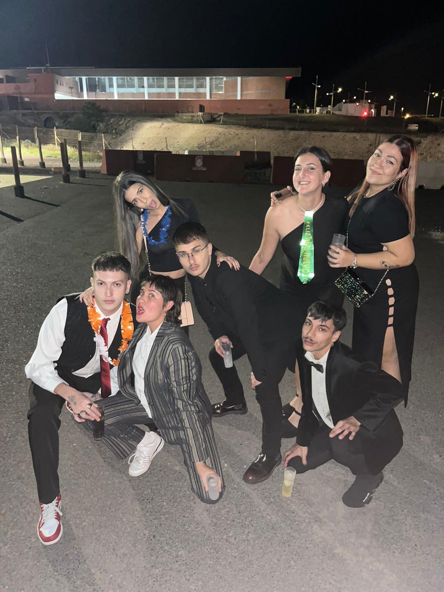 sarahthomasilva's tweet photo. lo muxo q amo a estas personasss???? solo quiero pasar mil años mas a su verita https://t.co/Zcp2MhkqVL