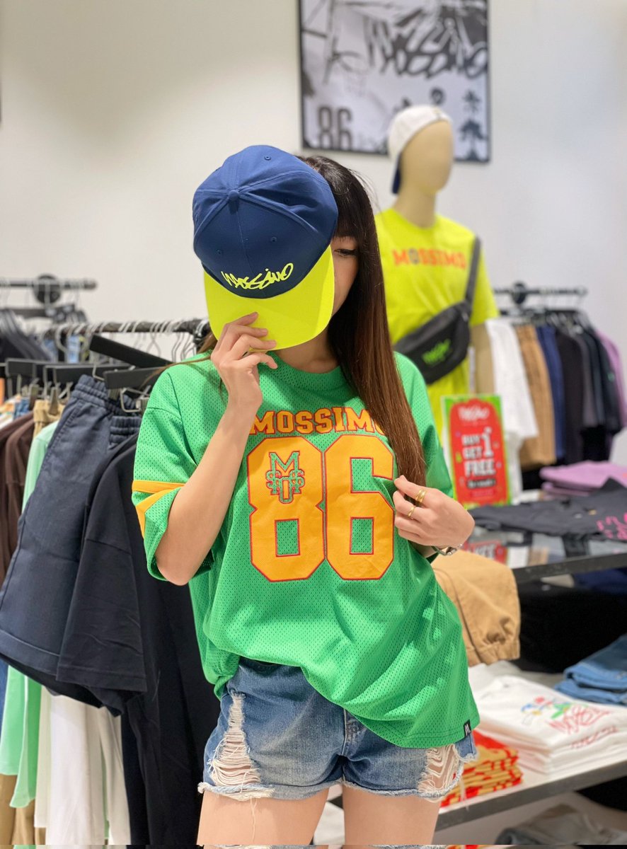 Piko_piYo's tweet photo. Last day 🎄🎁🎉
🔥Let's go to Shopping🔥
@mossimoth Brand Street ส่งตรงจากCalifornia⚡️"𝗕𝗨𝗬 𝟭 𝗚𝗘𝗧 𝟭 𝗙𝗥𝗘𝗘"⚡️
📍ที่ร้าน 𝗠𝗼𝘀𝘀𝗶𝗺𝗼® ทุกสาขา
#mossimoTH
#mossimoinmyelement
#mossimo
#marketvillagehuahin
#huahin
#sky #sea https://t.co/kZOTOfE5UB