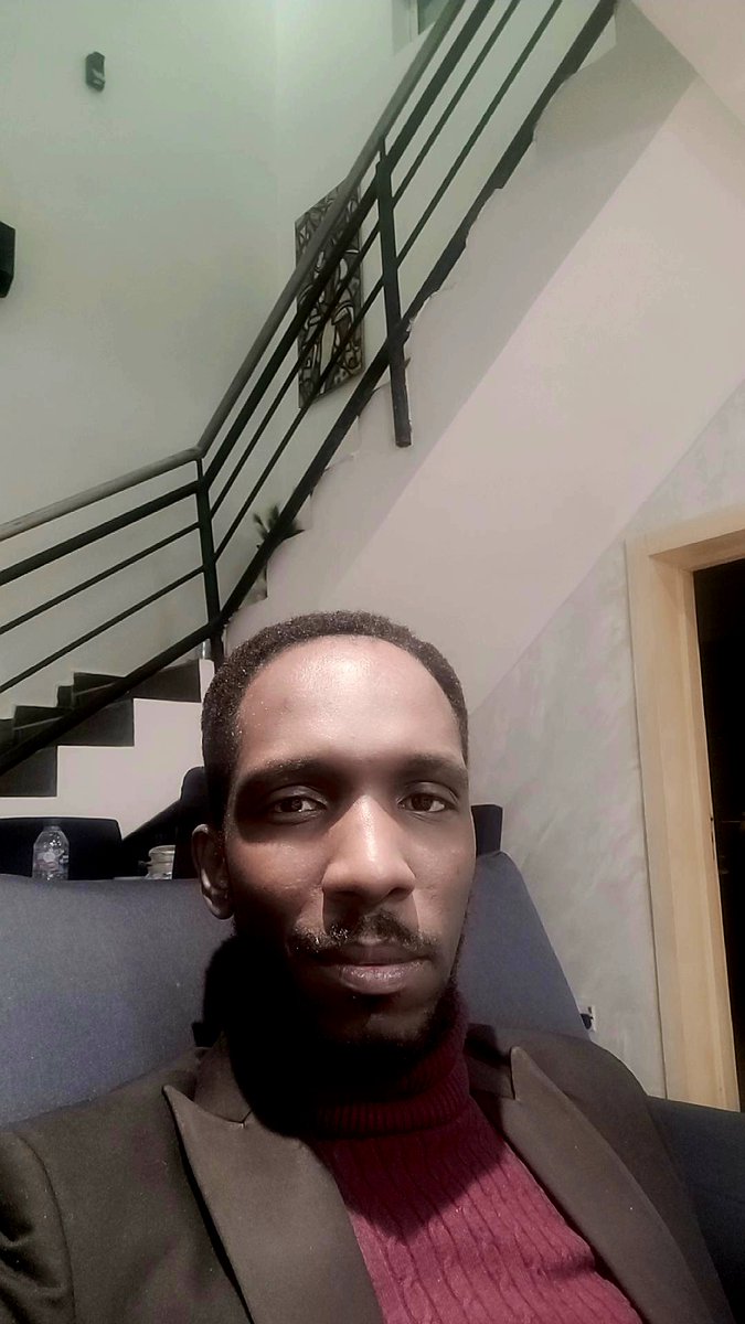 OIfezulike's tweet photo. Cheers to 40. Can't lie this is the one year I wanted to just hide and reflect cos of the anxiety/weight of the age but nonetheless I'm thankful for God's blessings in my life. Happy Birthday to Me. (Say a prayer if you can for yours truly) 🙏🎂 https://t.co/9kiBO28yg8