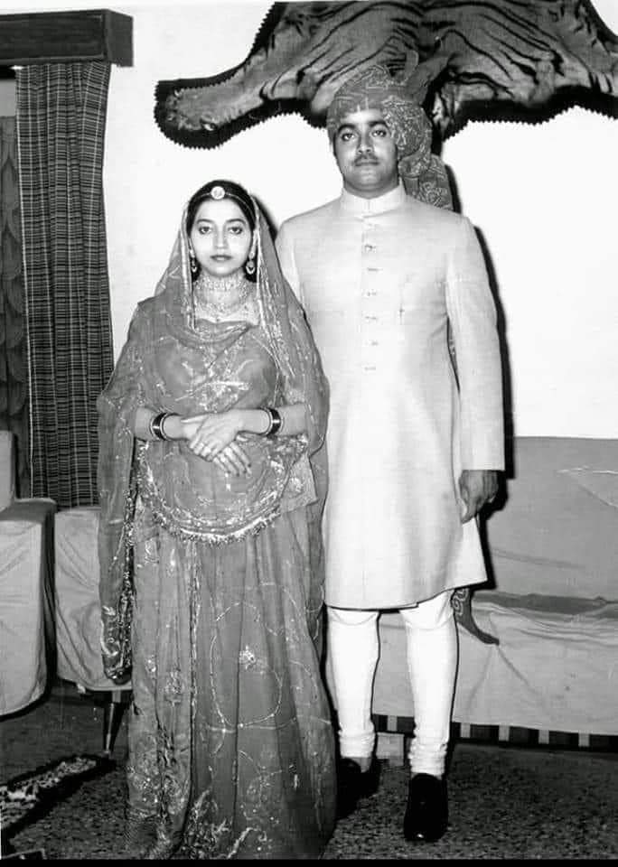 Raajanyaa's tweet photo. Maharaj Sanjay Sinh of Amethi with his wife Maharani Garima Singh ~ https://t.co/qVRJSKjyHR