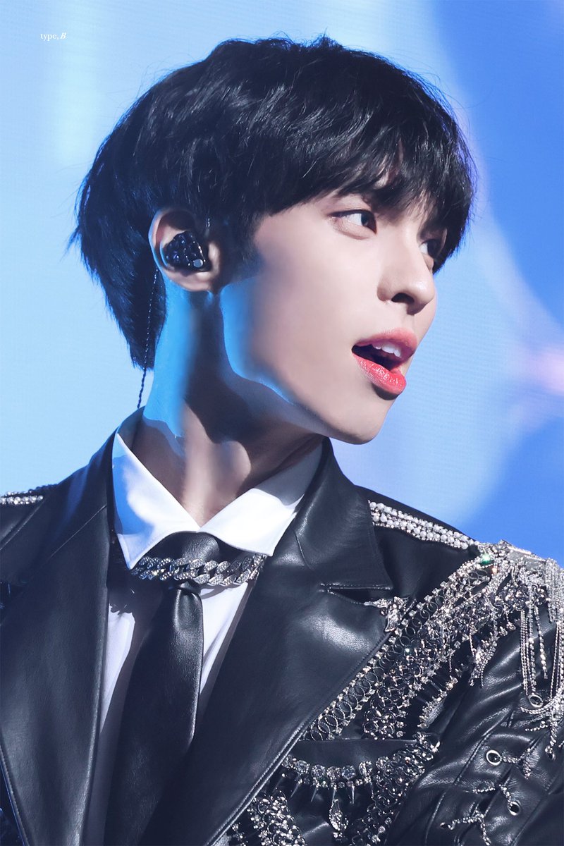 type_0305's tweet photo. 221230 

왕자님 ,,,, 💙 

#BX #병곤 #CIX #이병곤 #BYOUNGGON https://t.co/jM0nQ8fhKy