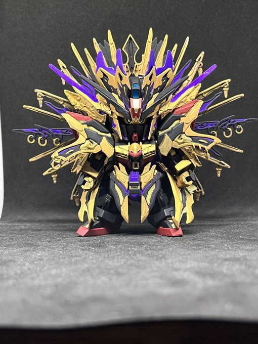 SDガンダムワールドヒーローズから窮奇ストライクフリーダムガンダム1dayペイント完成です。
シャープ化も肉抜き穴埋めも合わせ目消しもなしで気軽に塗り分けるだけやろうと思ったけどそのカロリーが高い。 