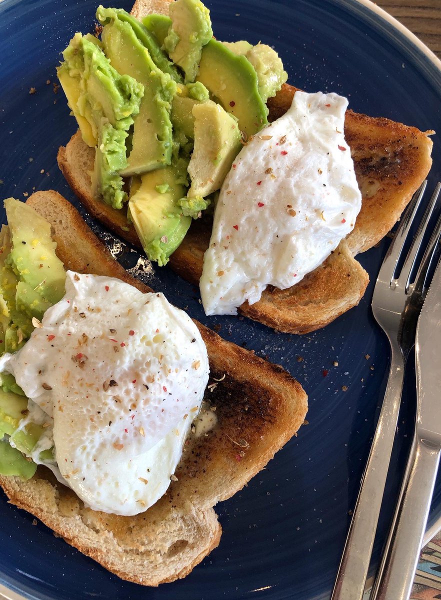 ScotsmanFood's tweet photo. 2023 Sunday breakfast, the sun is actually out and looks so nice for a start to the New Year it’s poached eggs and avocado on toast it’s a fantastic breakfast  #poachedeggsandavocado #poachedeggsontoast #breakfastideas #scottishcook #simplefood #eggs #realbread #homecook # https://t.co/nHvtnP42y3