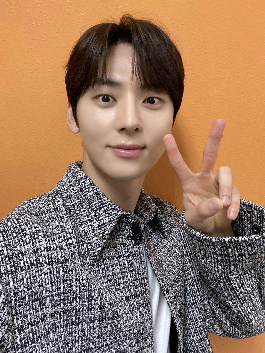 tvN 드라마 <환혼: 빛과 그림자> 콘텐츠 촬영 비하인드
📷 More photos @ weverse.io/hwangminhyun/m… 

#황민현 #HWANGMINHYUN