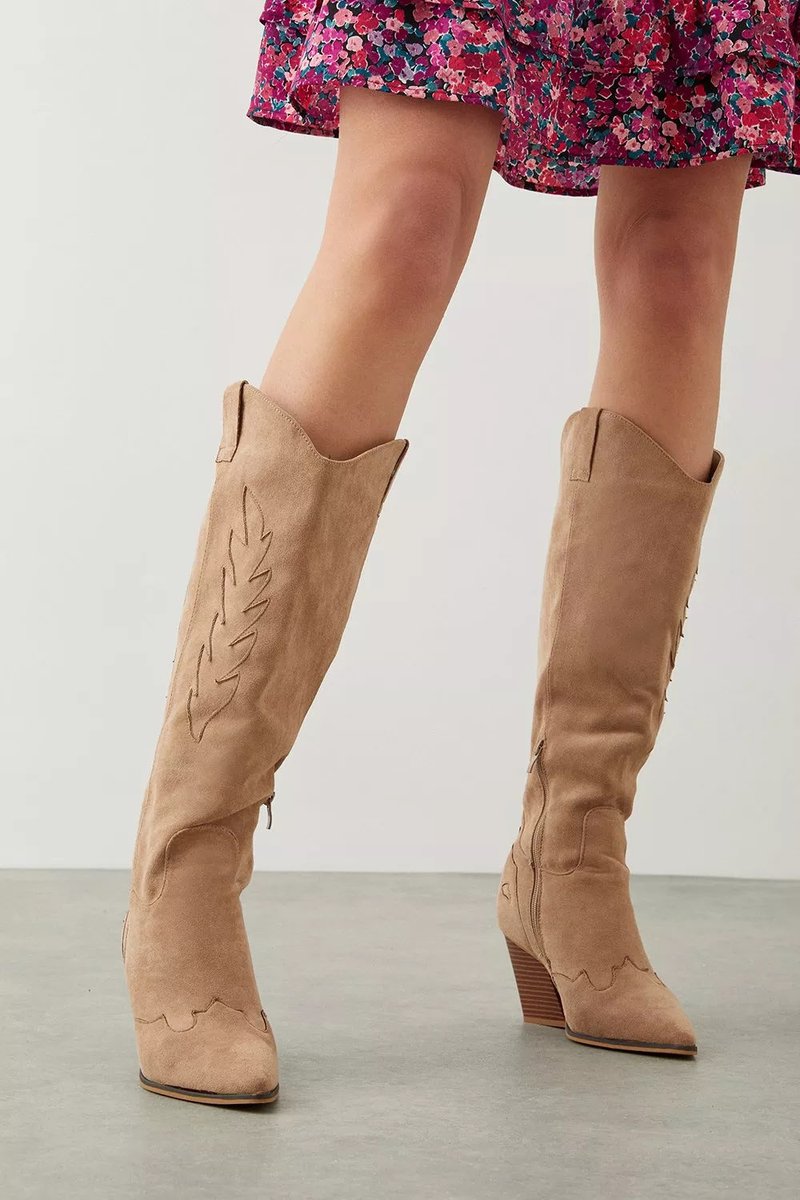 Dorothy_Perkins's tweet photo. The new nudes π¦π¨π§΄π€
https://t.co/A03fTj1Sf2 π β¨
#DPLoves #dorothyperkins #shoesoftheday #nudeboots #nudeshoes #bootsoftheday #shoeslover https://t.co/jGxZffysgv