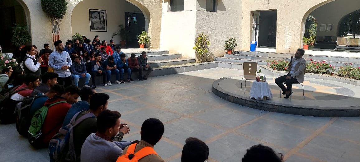 AnkitAgrawal_ZB's tweet photo. Delighted to be sharing my journey with the students of one of the finest B-Schools for Management Leadership Development in Central India, the Graduate School of Business. Wonderful session. Thank you for inviting me!
#AnkitAgrawalZB #AnkitAgrawal #GSBIndore #Leadership https://t.co/wgnWGPINXU