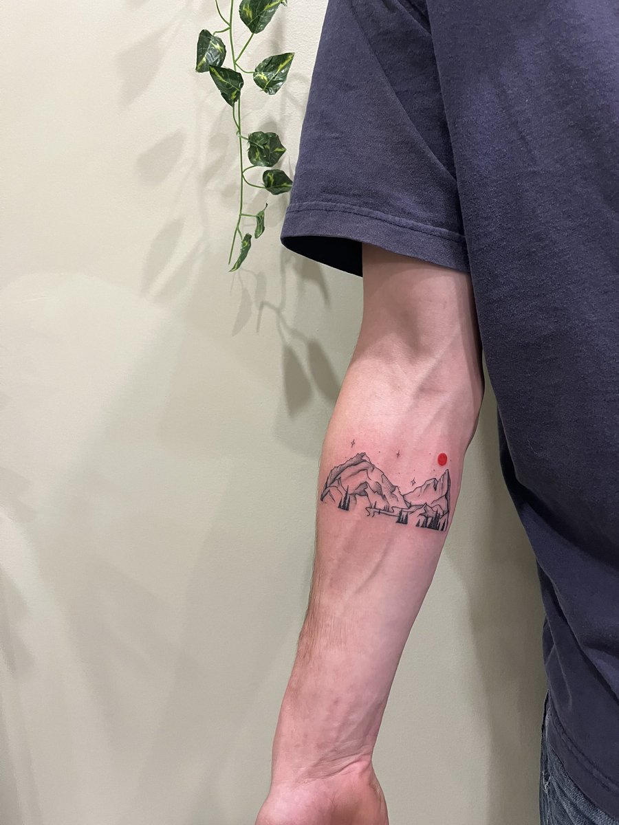choslab_'s tweet photo. At 21 years old I’m so proud to say I’ve opened my own tattoo shop! 

Cho’s Lab - Kitchener ON. 🤍 https://t.co/KtkMixjpiB