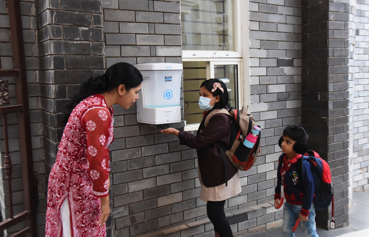 SAI_Edu_In's tweet photo. With vigor & enthusiasm in the air, the SAIoneers returned to their classrooms with a renewed sense of determination and excitement, for what lies ahead.
#RenewedDetermination
#ResplendentFaces
#BackatSchool https://t.co/xaZWsTo3Ug