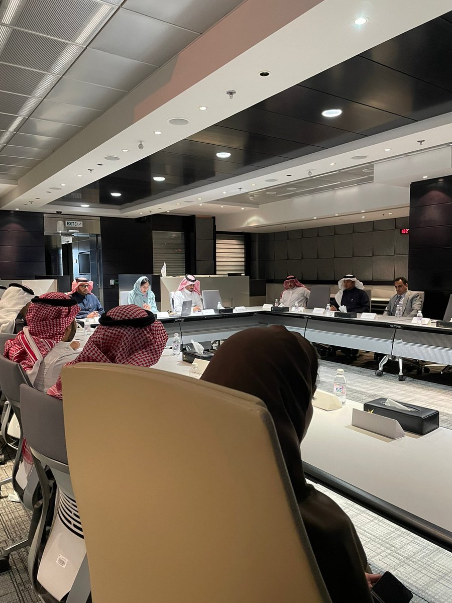 DatePalmcenter's tweet photo. حضور ممثلي مركز النخيل والتمور بالأحساء في ورشة العمل الأولى لمشروع الذكاء الاصطناعي للابتكار الزراعي (AI4AI) في مقر مركز الثورة الصناعية الرابعة بمدينة الرياض حيث ألقى م/ فيصل بوشليبي محاضرة تعريفية عن المركز وتحديات قطاع النخيل ليتم إدخال الذكاء الاصطناعي فيها https://t.co/xiGzHRk7OW
