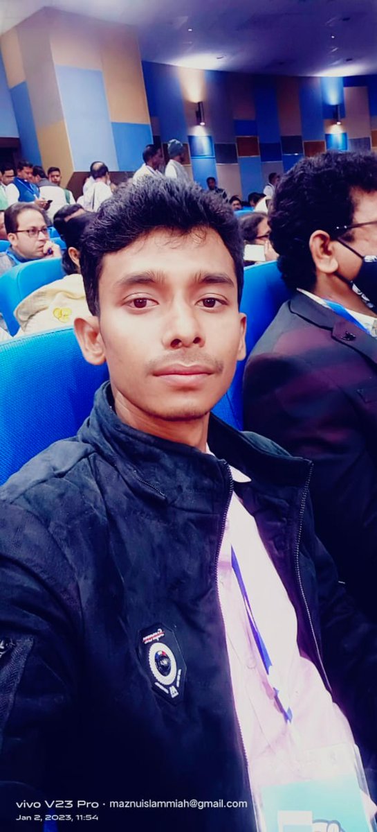 MaznuislamM's tweet photo. নজরুল মঞ্চে।। https://t.co/JwoaUvOVpl