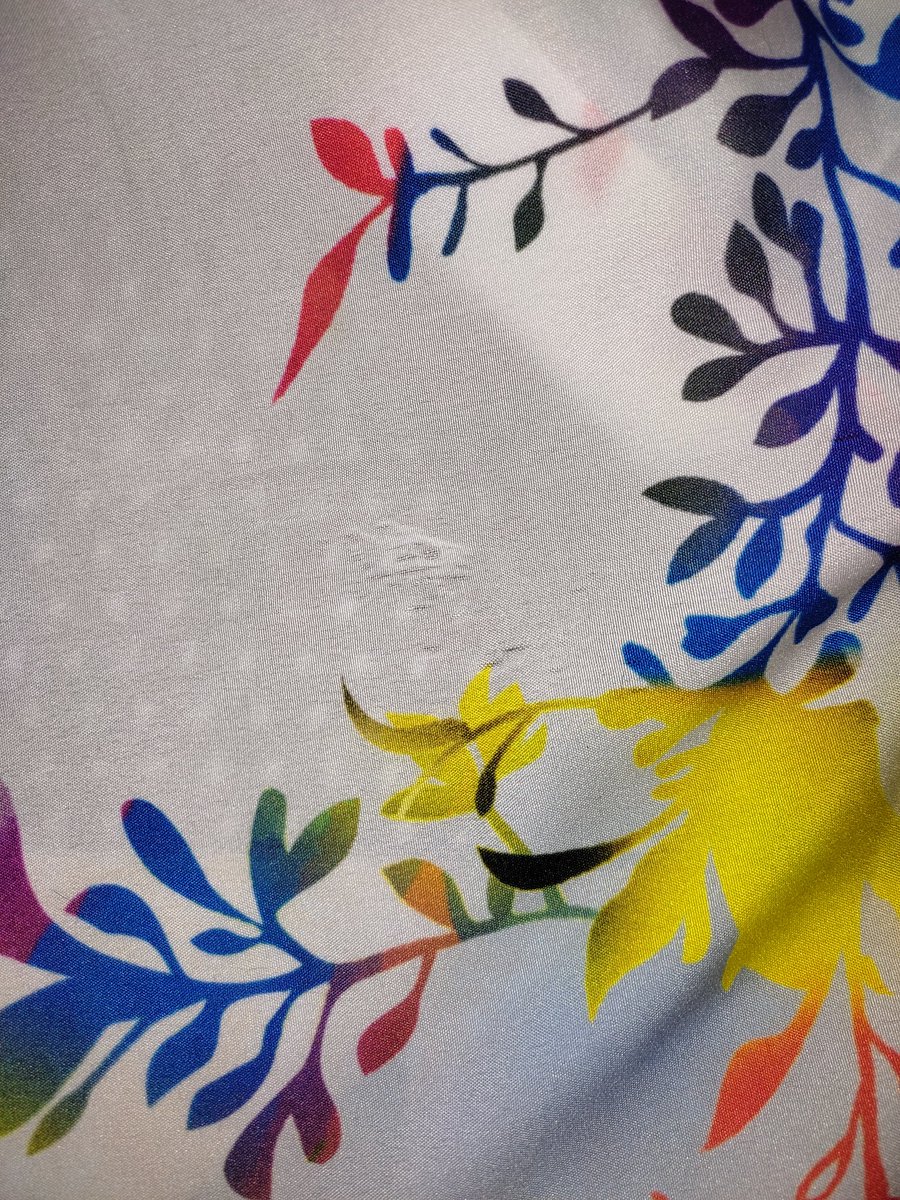 reshmailsu's tweet photo. @Cyberdost @Cybercellindia @CybercrimeCID 
https://t.co/LwAB7R1CPp is a fraud online clothing website. I have ordered 1500rps dress n got cheap duplicate dress which is not even worth 500. No response for refund n number they have given is out of service 9484842409,9925485647 https://t.co/YB8kXGuaVG