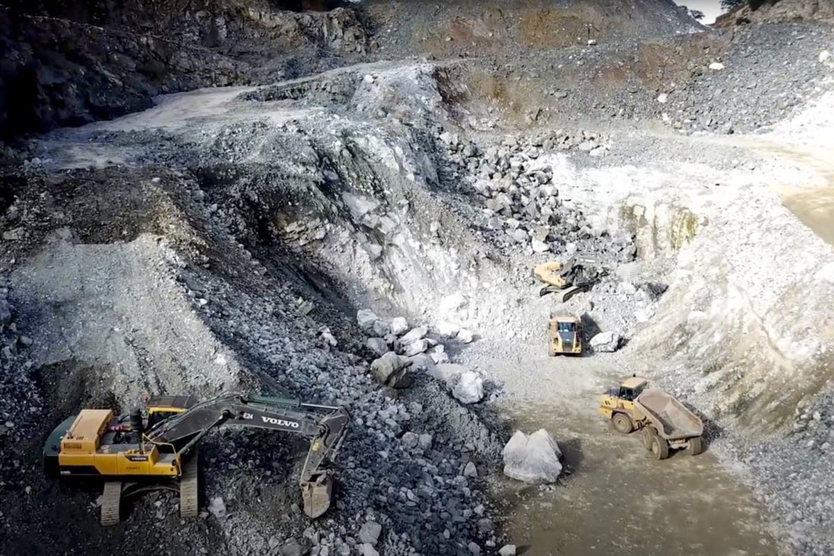 1/3 
USD 12 Billion Mining Economy by 2023.

Launched in October 2019. 

US$12 billion breakdown:

✳️Gold: US$4B
✳️Platinum: US$3B
✳️Coal: US$1B
✳️Diamonds; US$1B
✳️Chrome, ferrochrome & carbon steel US$1 B, ✳️Lithium: US$500 million 
✳️Other minerals: US$1.5

@Mining_Zimbabwe