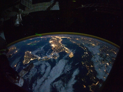 La space economy, una lotta per il controllo dello spazio dlvr.it/SgFsDD