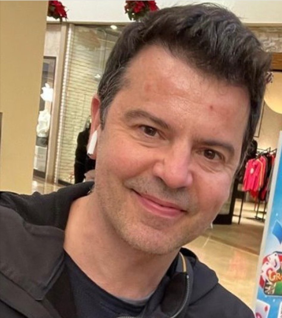 Aleks_Polswka's tweet photo. Happy 1st #MCM #MCE #JordanCrushForLife to my #BHFamily #BHSisters #Jordangirls #Jordanknight @DonnieWahlberg @JonathanRKnight @dannywood @joeymcintyre @NKOTB #preciousfriends. Have a great day full of love #BHLove #loveeternal #Days6 #January8th
❤️🤖🙏🏻🎶💖😘🌟💫♾️ https://t.co/MMt36oy6gW